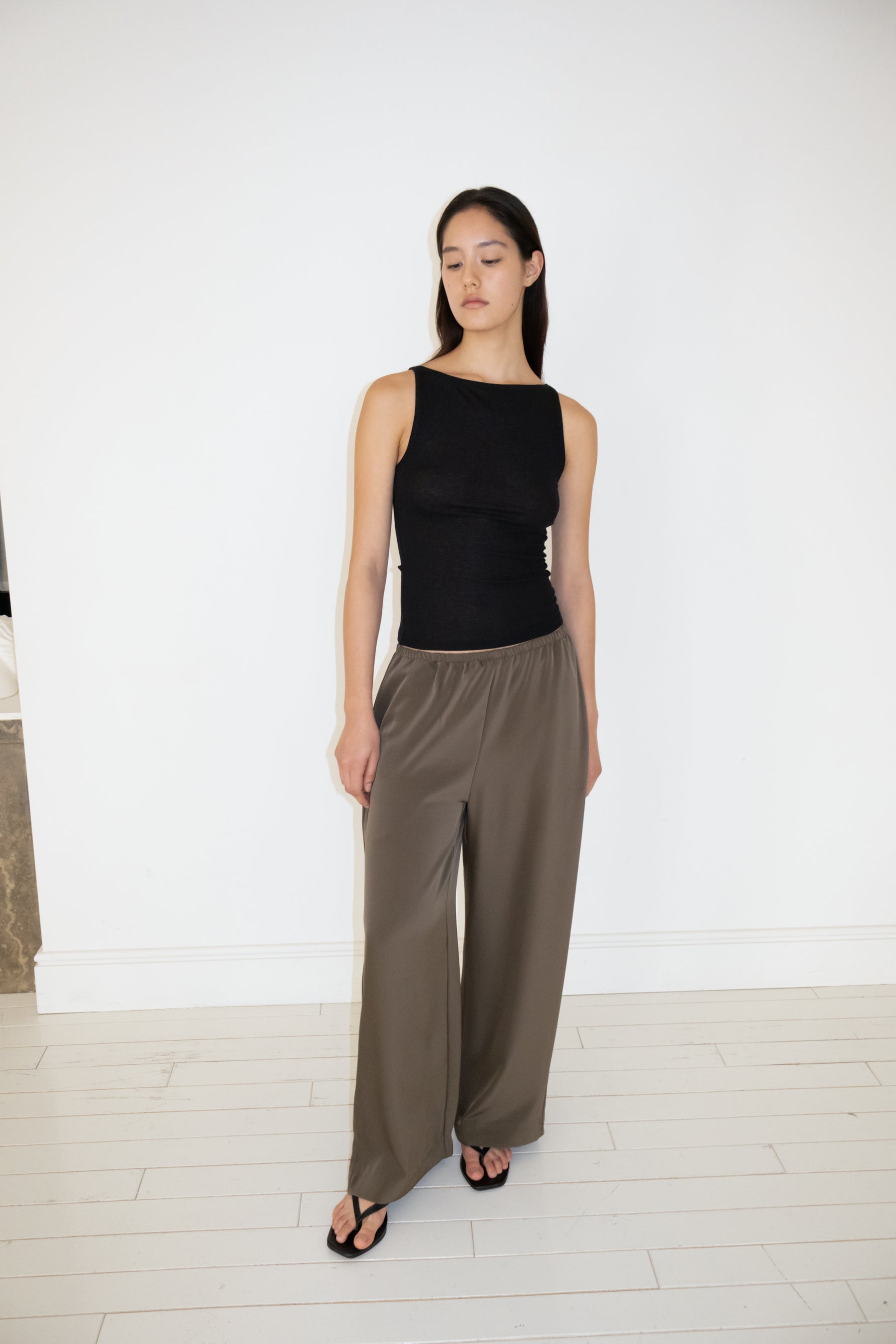 NCSSRY Boat Neck Sleeveless Top (Black)