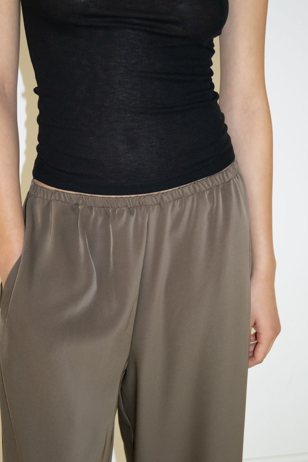 NCSSRY Boat Neck Sleeveless Top (Black)