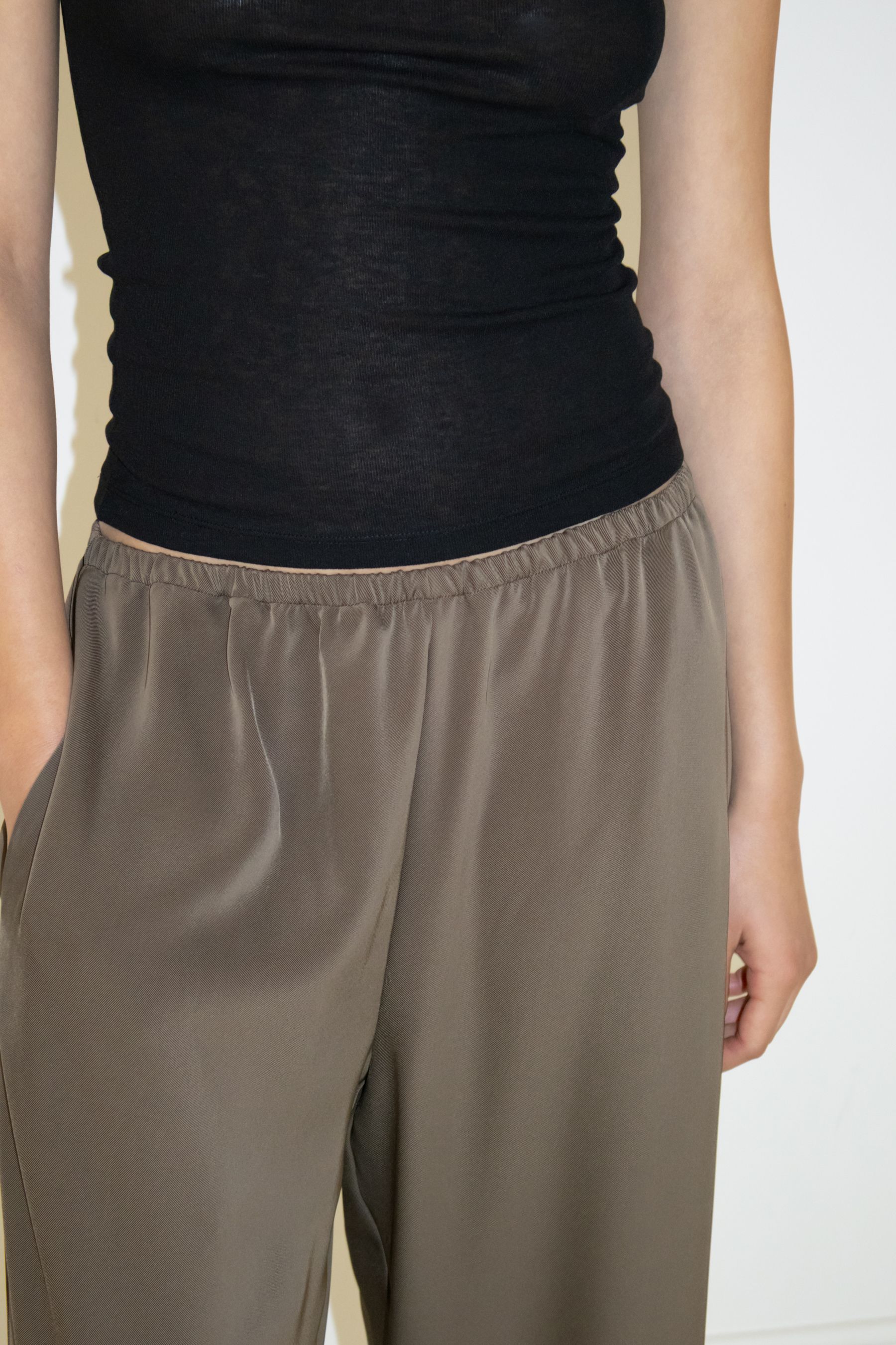 NCSSRY Boat Neck Sleeveless Top (Black)