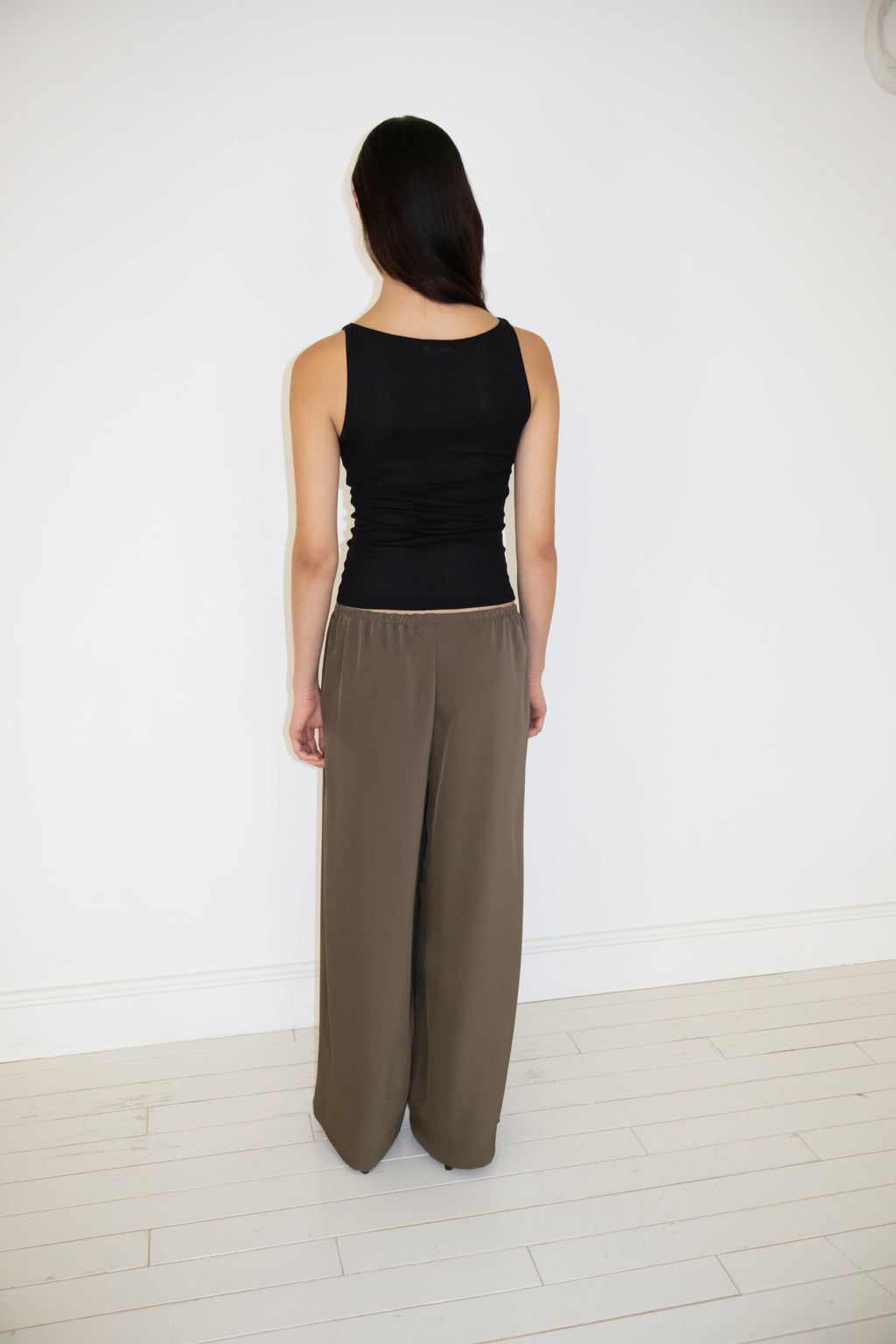 NCSSRY Boat Neck Sleeveless Top (Black)