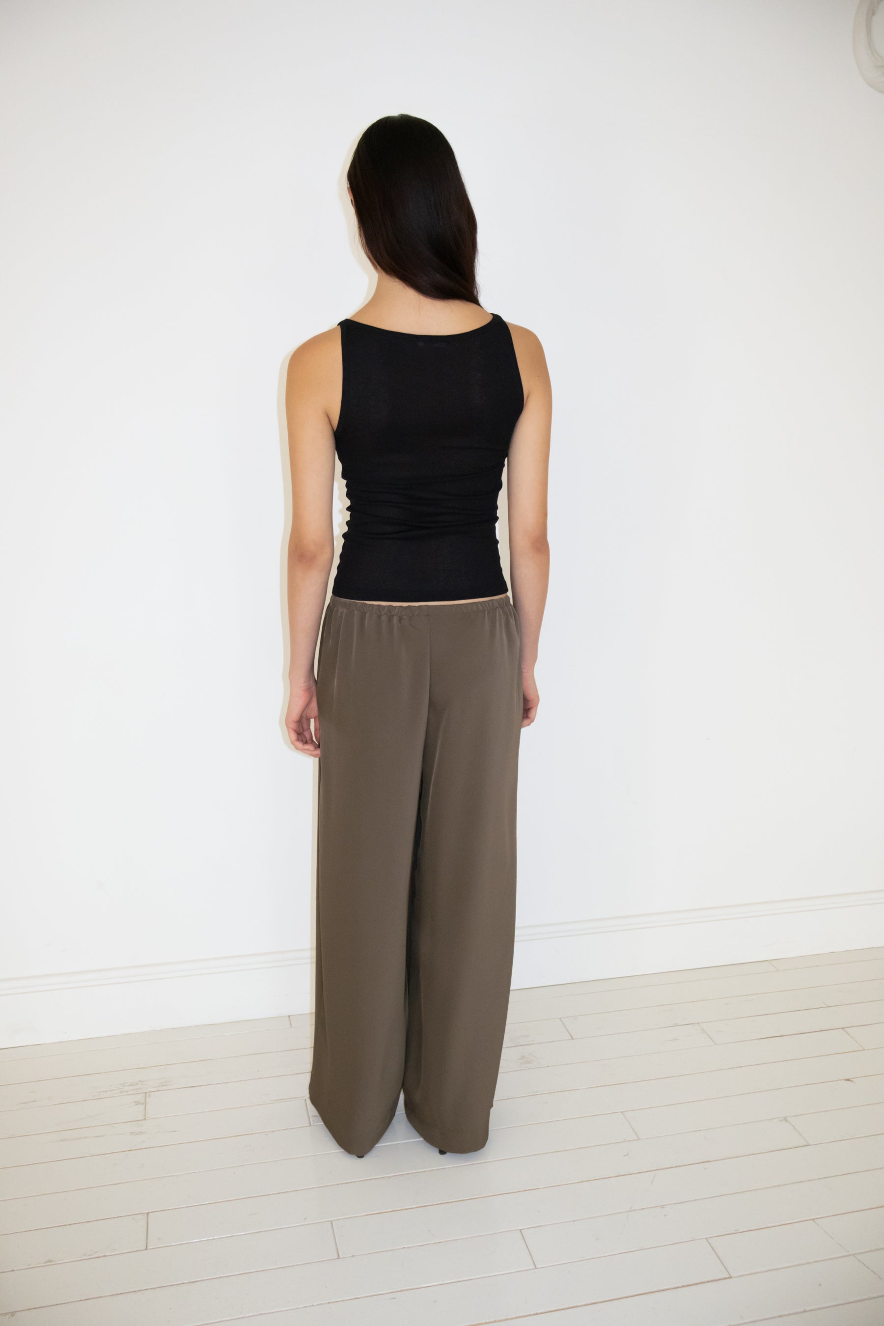 NCSSRY Boat Neck Sleeveless Top (Black)
