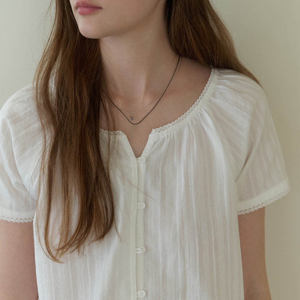 THE MITTEN Foliage half blouse (white)