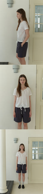THE MITTEN Foliage half blouse (white)