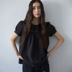 MILLO WOMEN Texture puff blouse [black]