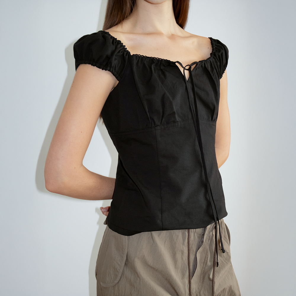 ARTTO Shirred Off-Shoulder Blouse_Black