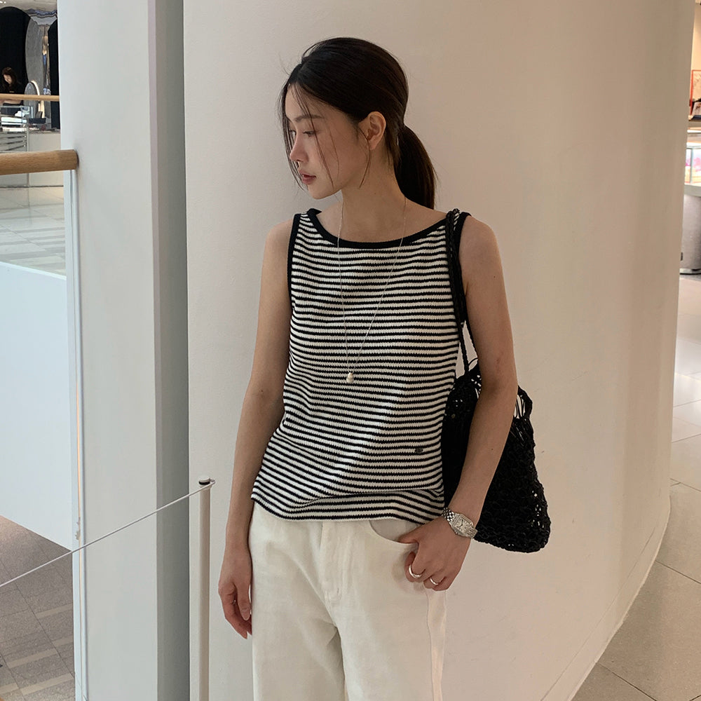LOOKAST MAUD SLEEVELESS T-SHIRT_3colors