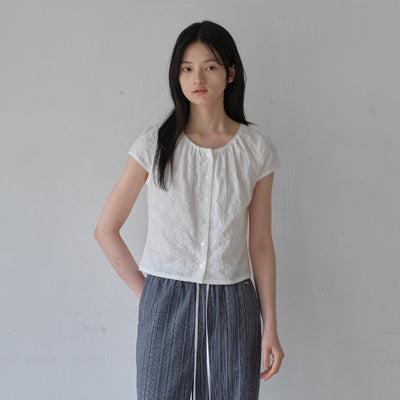 CAP-SLEEVE LACE BLOUSE (sand ivory)