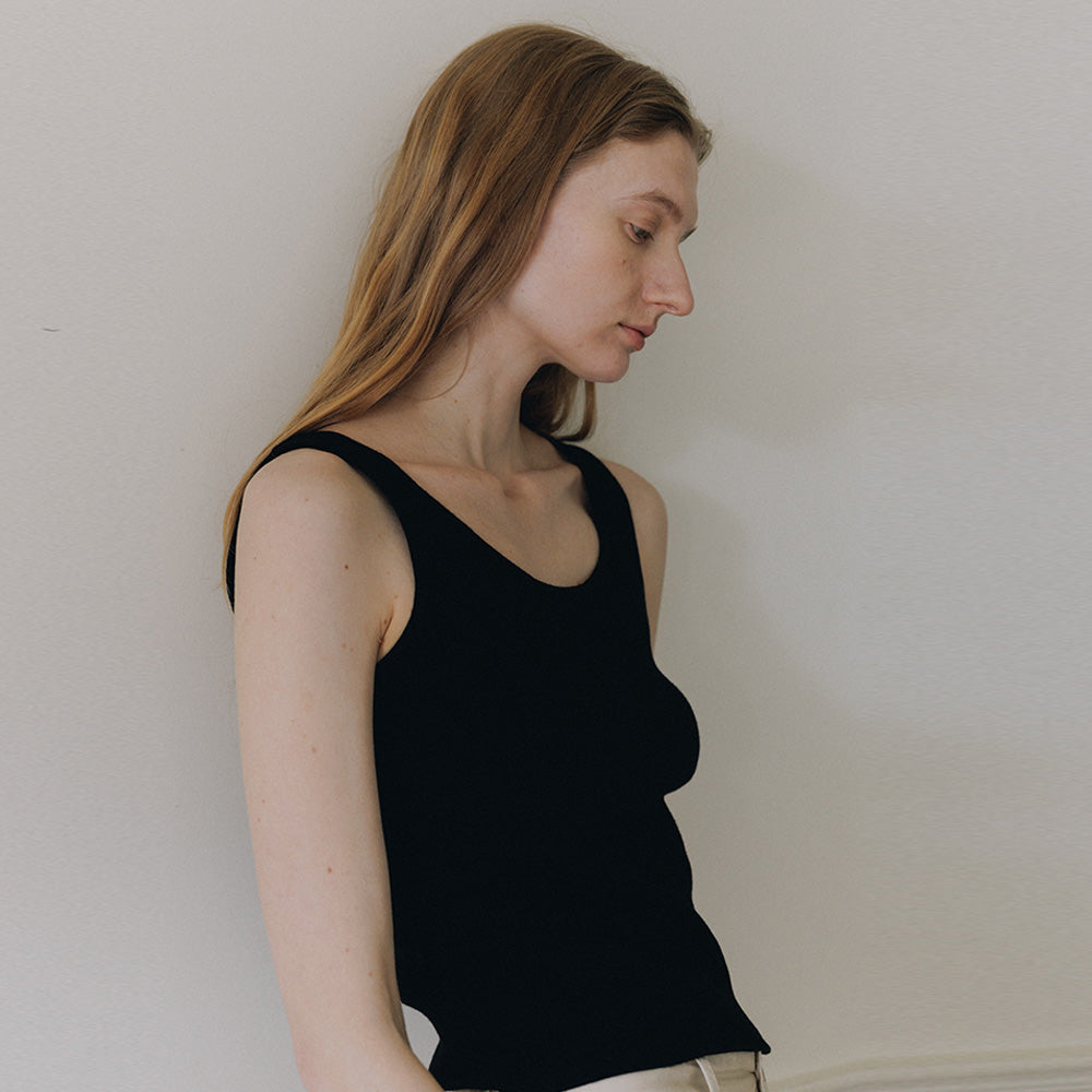 peces Foundation sleeveless (Black)
