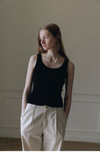 peces Foundation sleeveless (Black)