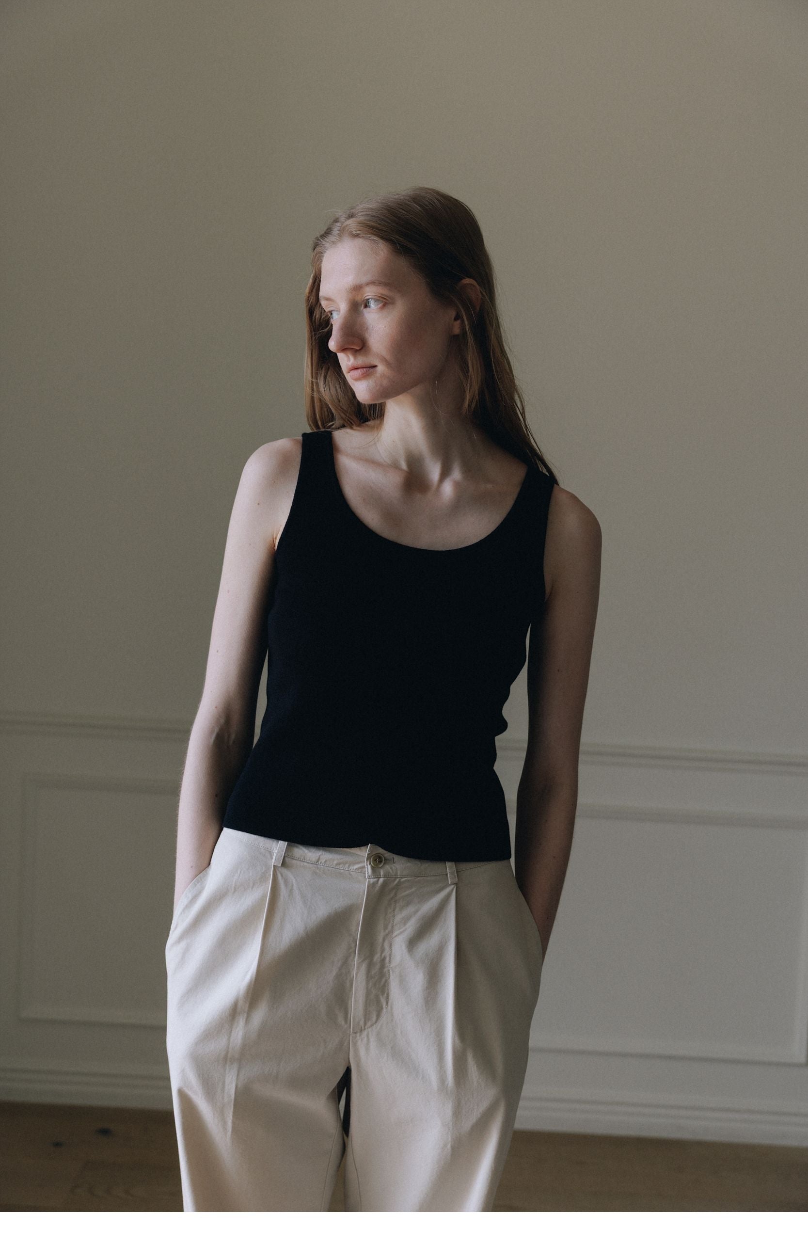 peces Foundation sleeveless (Black)