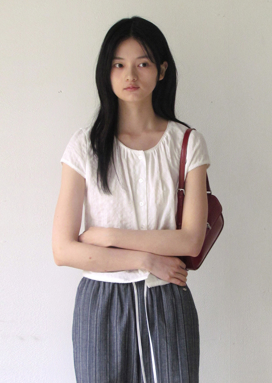 MOAT CAP-SLEEVE LACE BLOUSE (sand ivory)