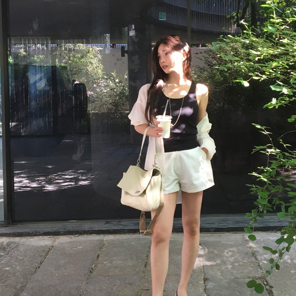 GENERAL IDEA [Yeoul PICK] WOMAN temperature cut U-neck knit sleeveless [BLACK] / GF2LKP537
