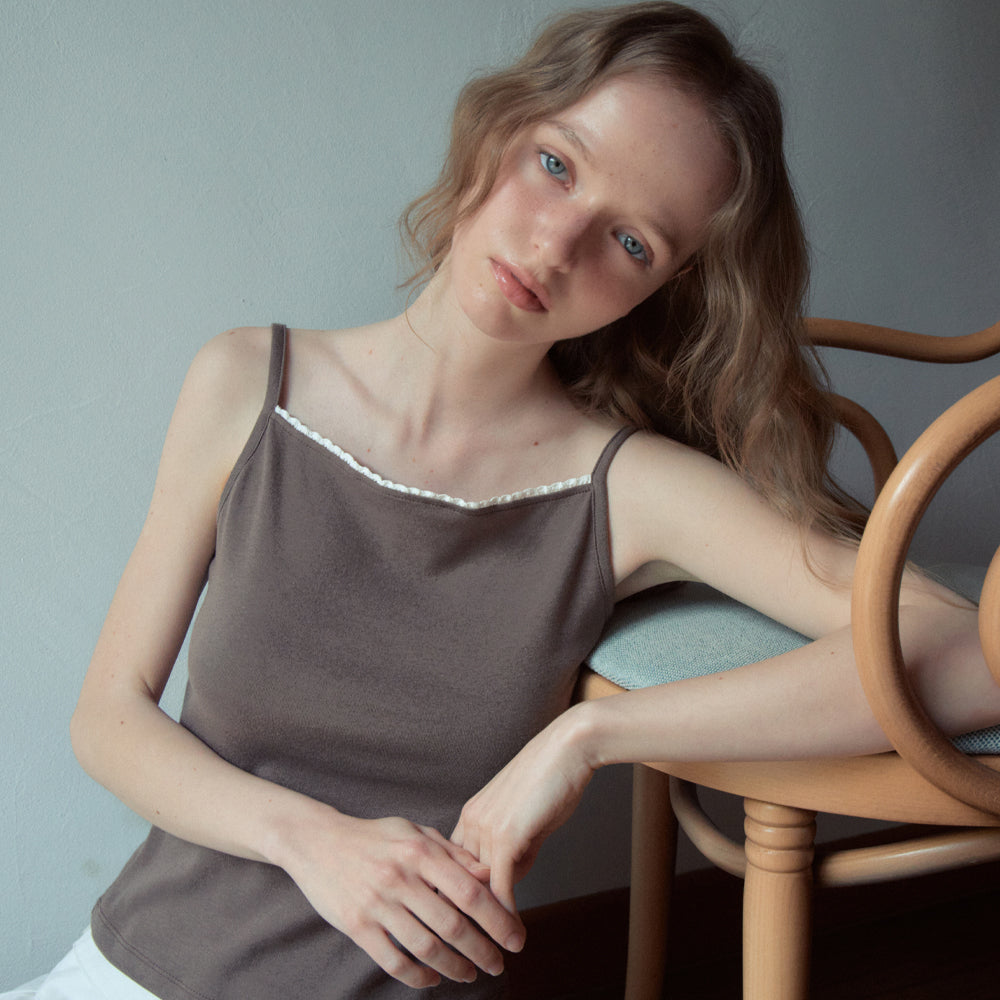 OURNOSTALGIA Deli Lace Sleeveless T-Shirt_Brown(OB6TP08)