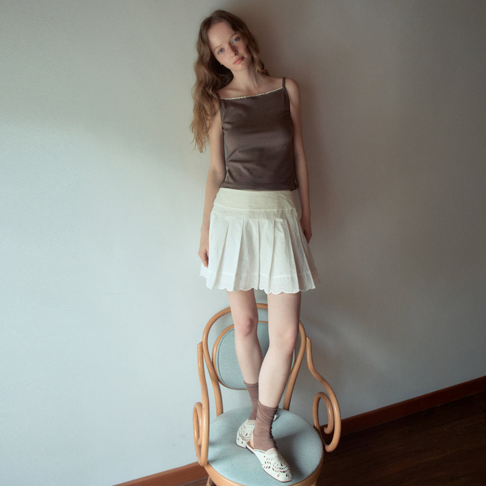 OURNOSTALGIA Deli Lace Sleeveless T-Shirt_Brown(OB6TP08)