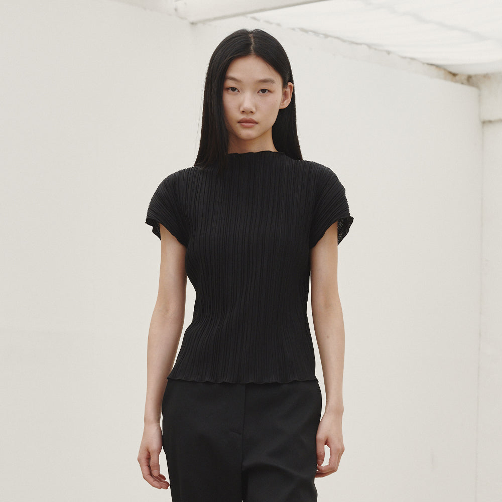 NOUVE Pleated Mock Neck T-shirt - Black