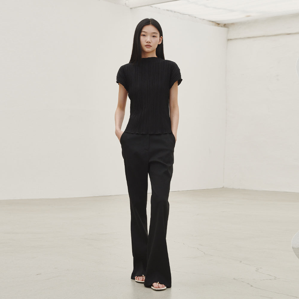 NOUVE Pleated Mock Neck T-shirt - Black