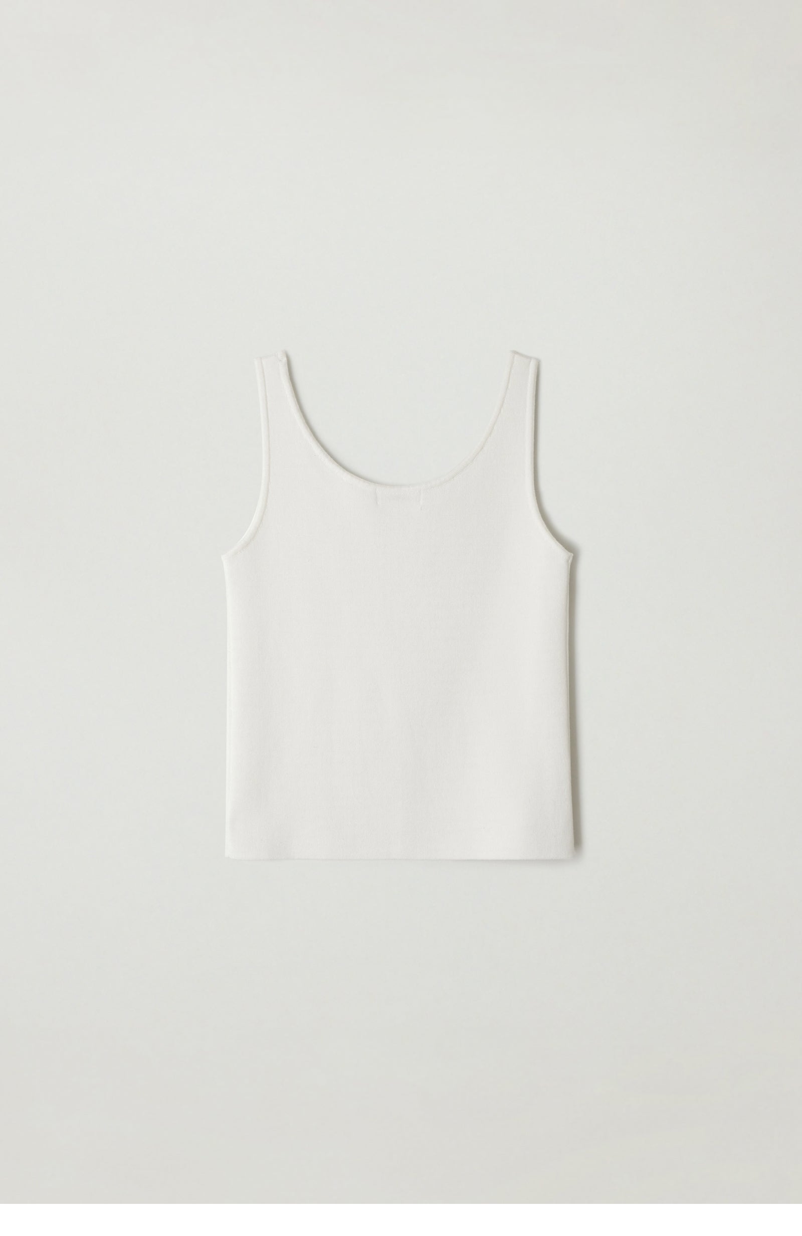peces Foundation sleeveless (White)