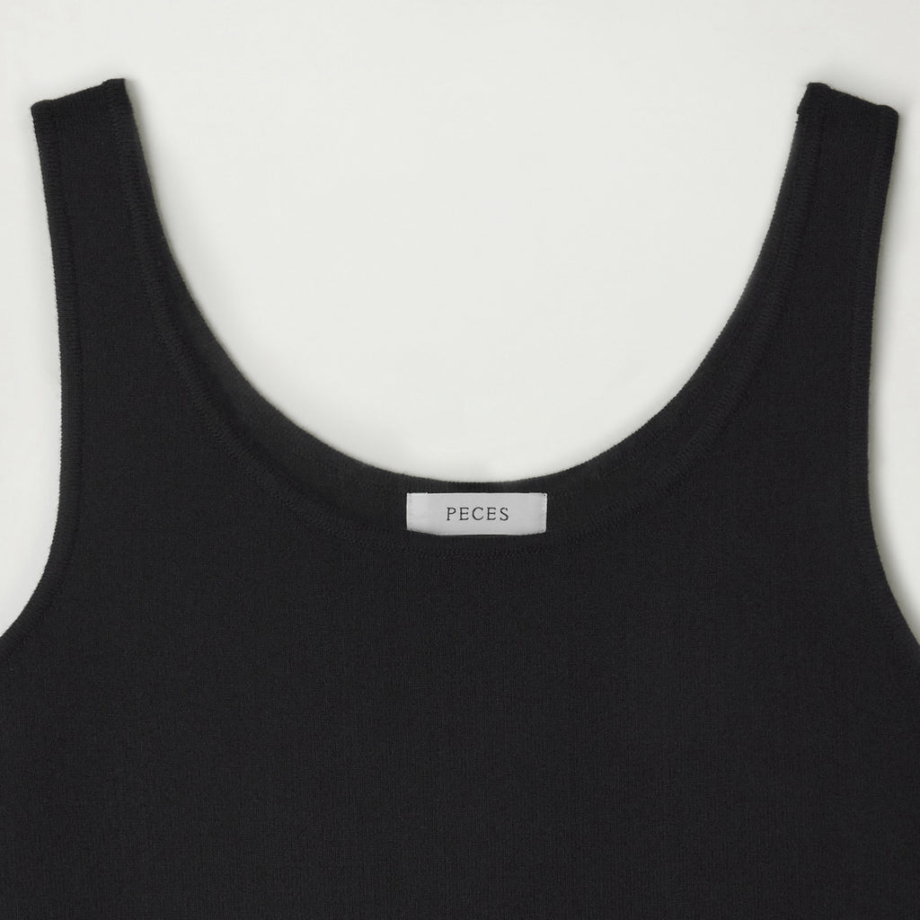 peces Foundation sleeveless (Black)