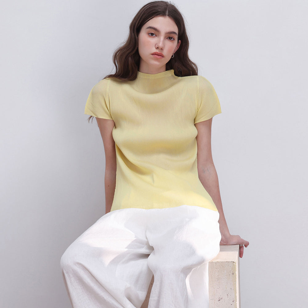 PLEATSMOOD Lao pleated half-neck top_yellow