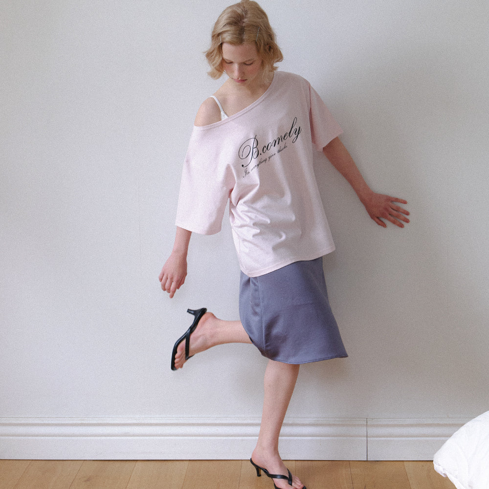 B.COMELY todah one-shoulder t-shirt_baby pink