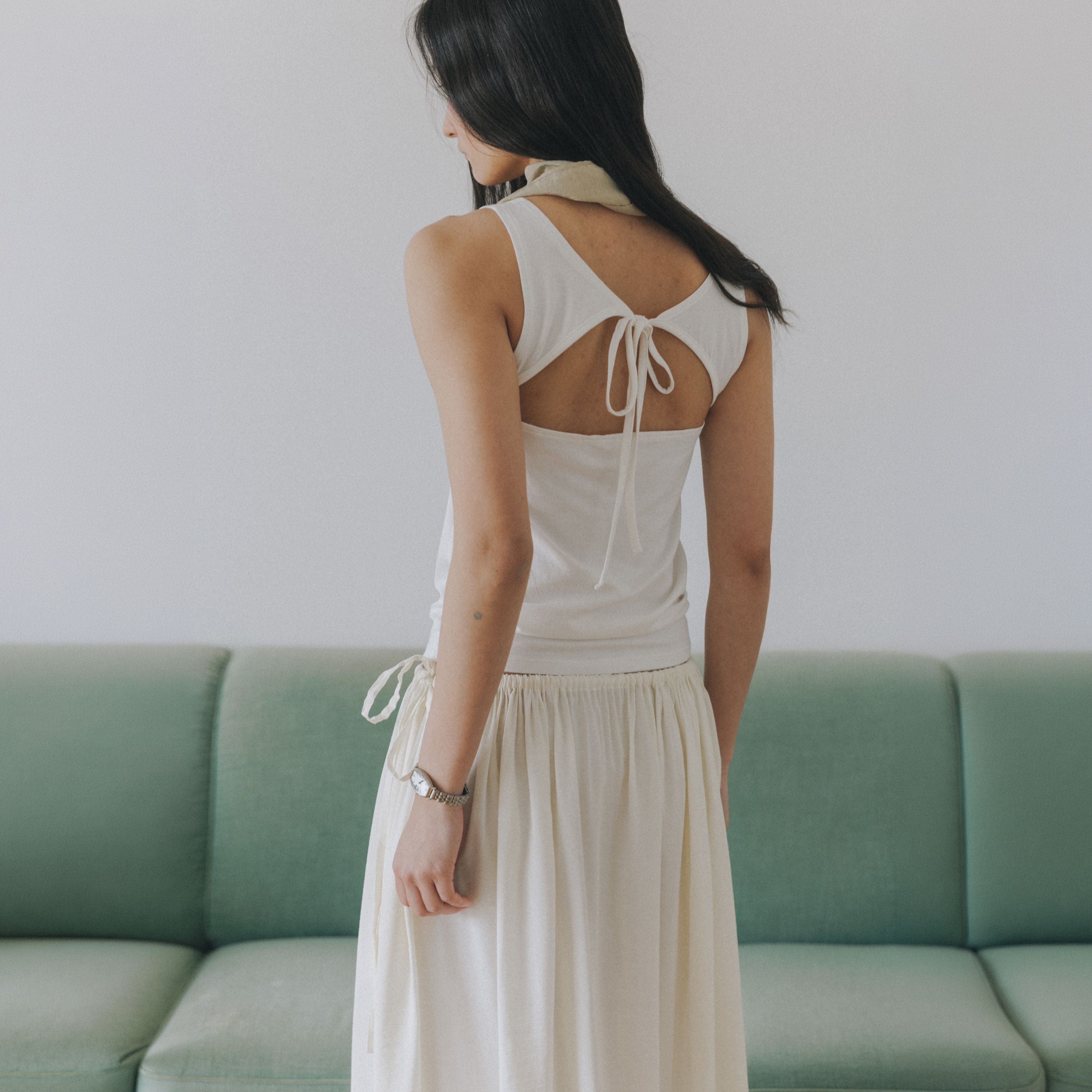 FARVEN NOIRA BACK RIBBON SLEEVELESS TOP_IVORY