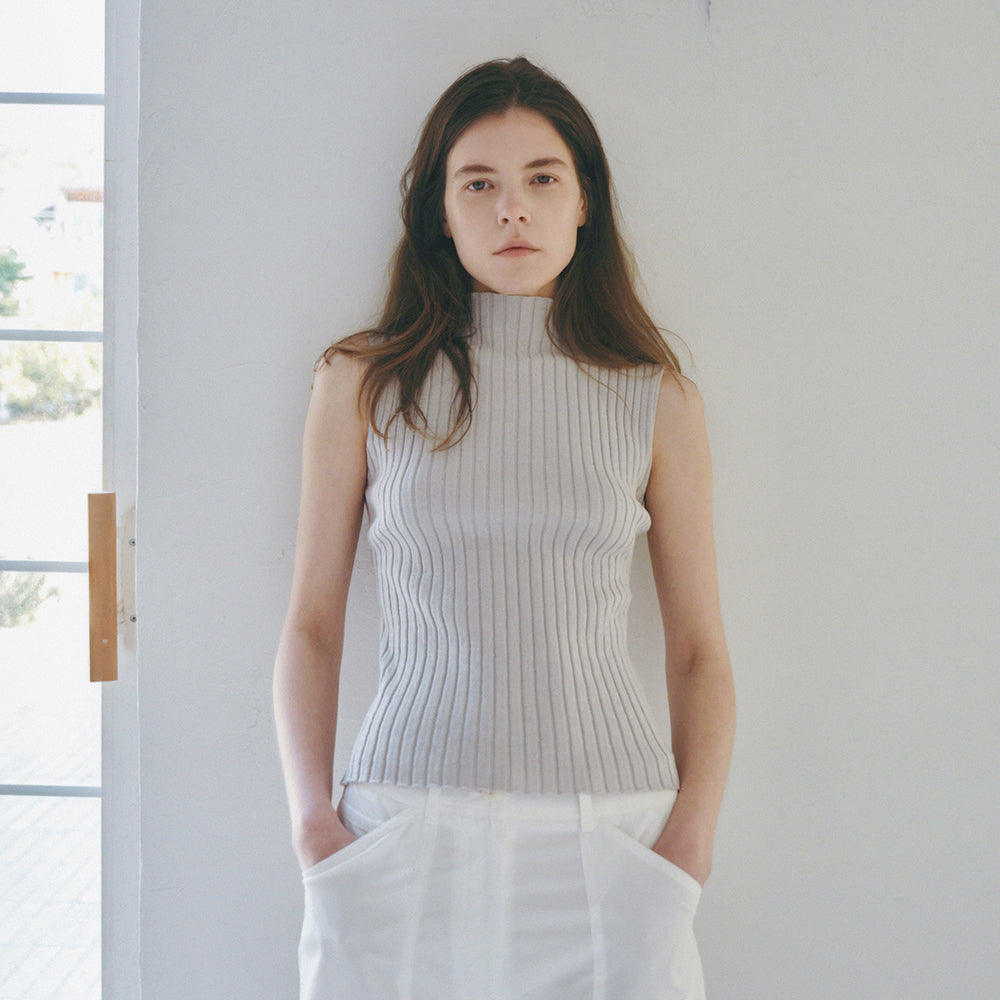 CHE [4th] Kate Sleeveless Knit - Light Gray