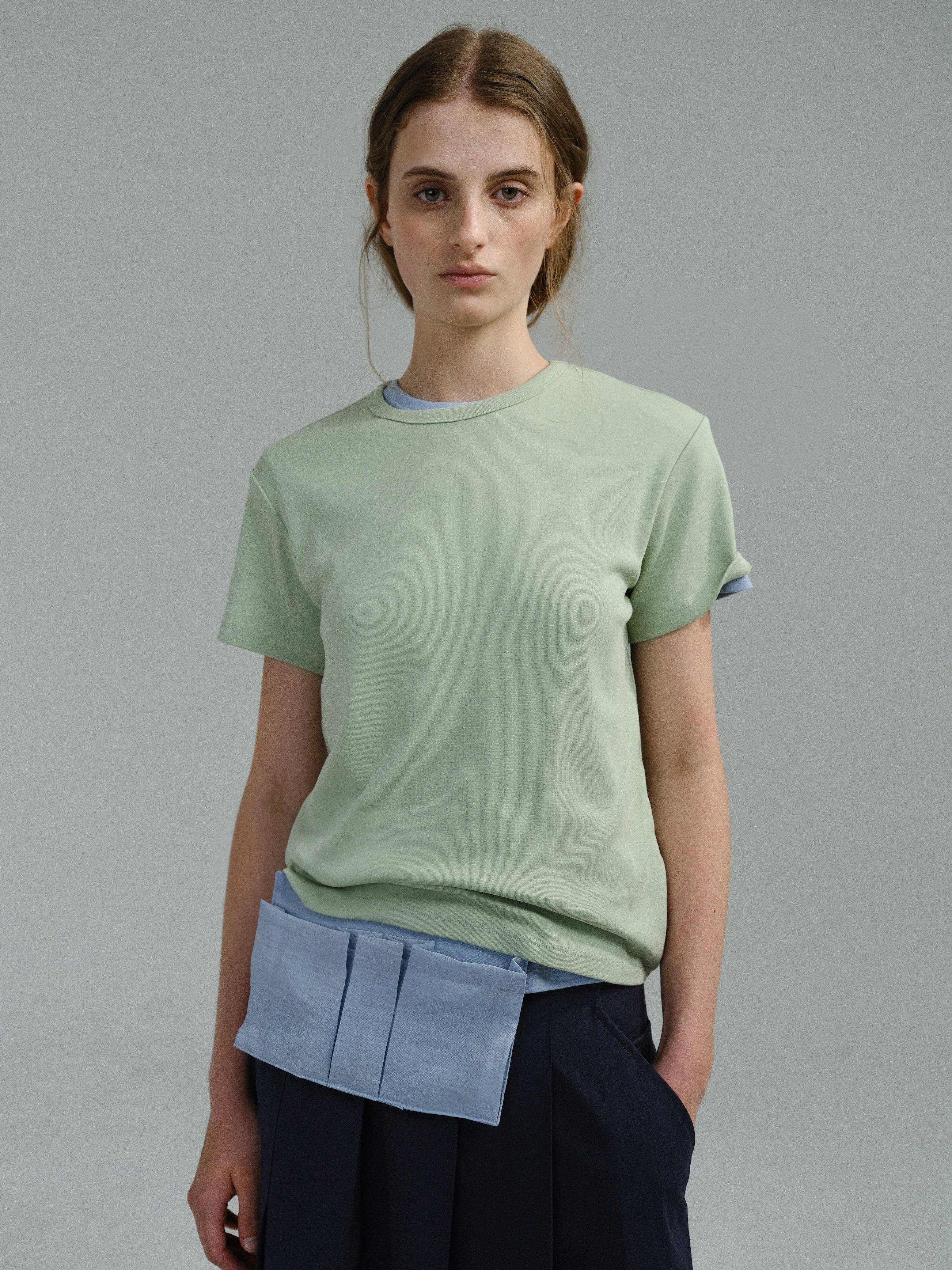 AUBOUR core t-shirt (sage green)