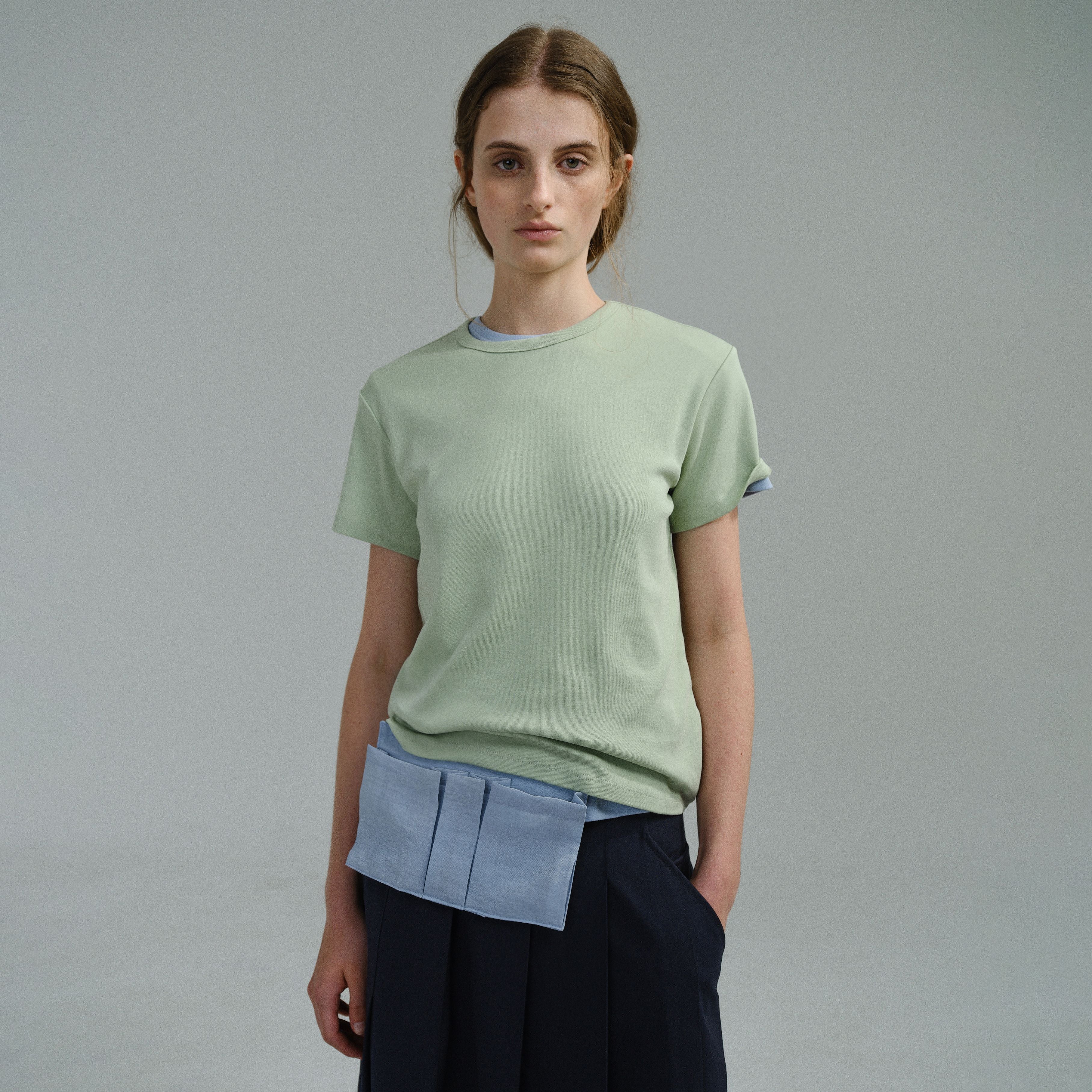 AUBOUR core t-shirt (sage green)