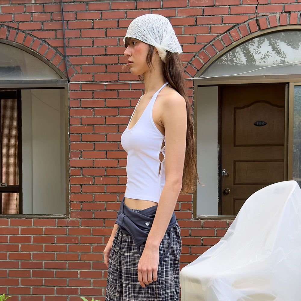 DIAGONAL [2nd] HOLE HALTER NECK TOP (white)