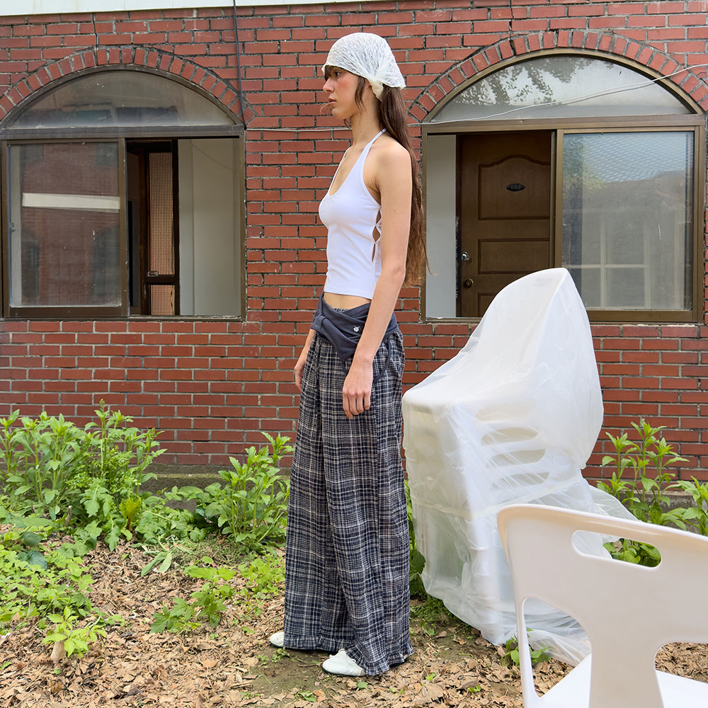 DIAGONAL [2nd] HOLE HALTER NECK TOP (white)