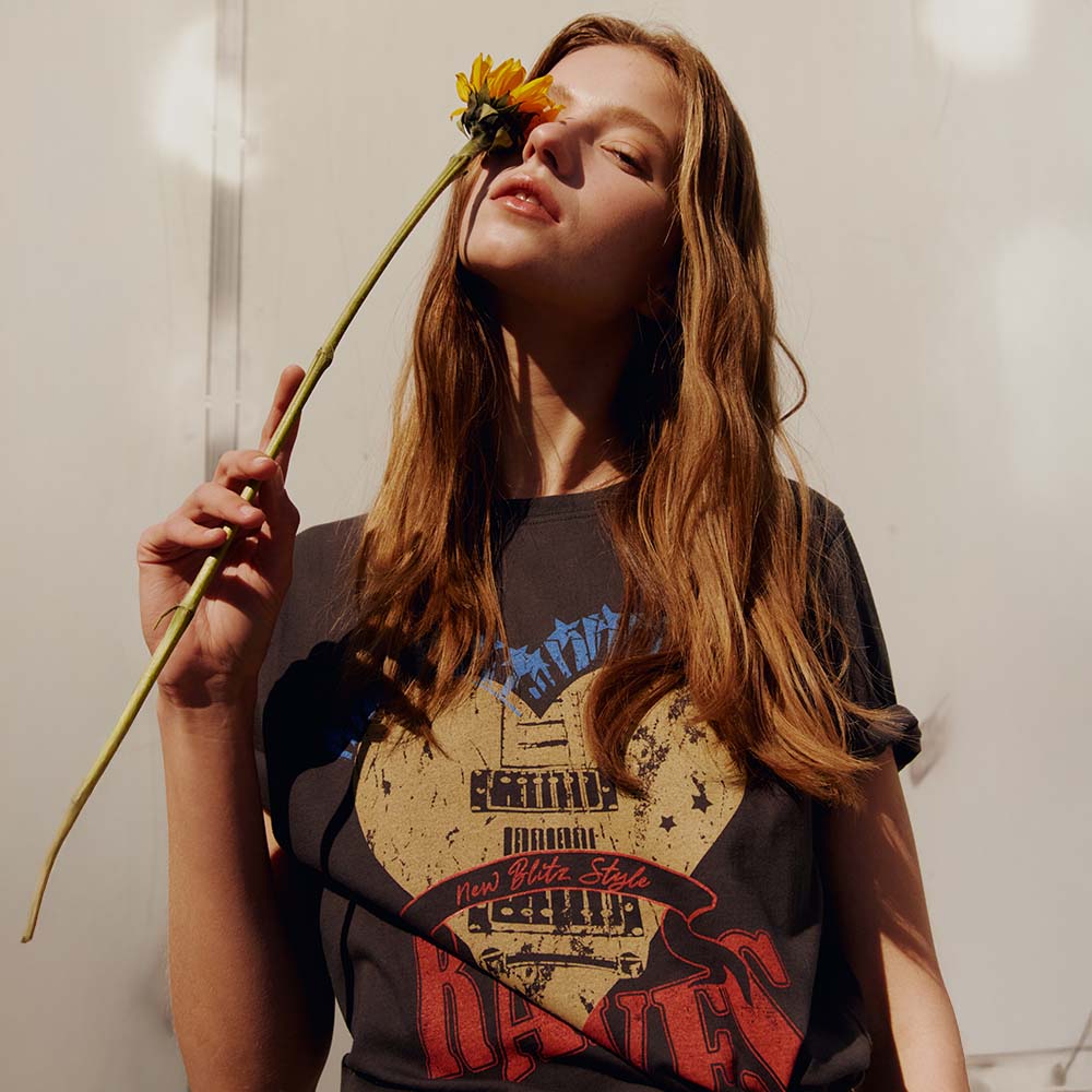RAIVE RAIVE Heart Ravers Graphic T-Shirt