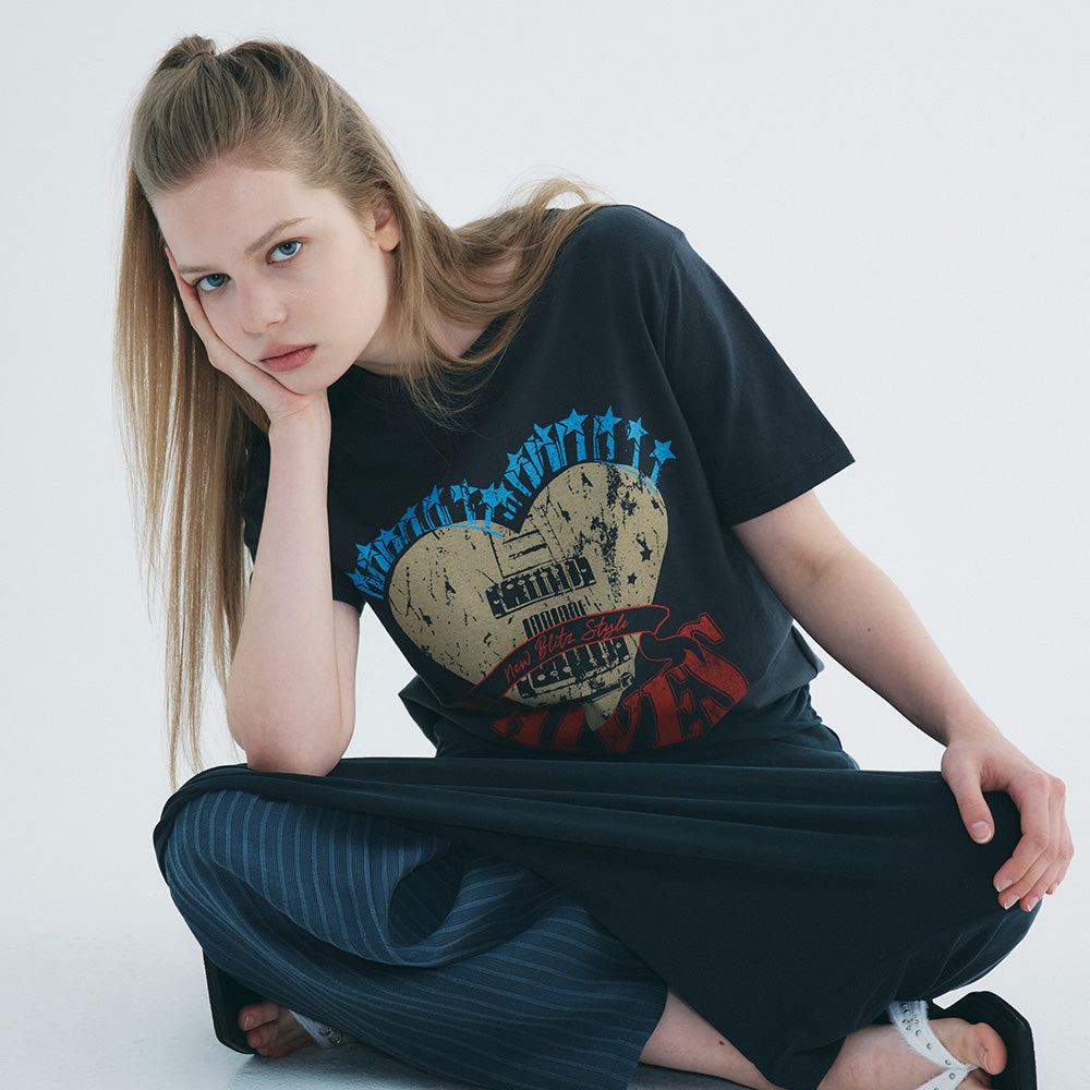 RAIVE RAIVE Heart Ravers Graphic T-Shirt