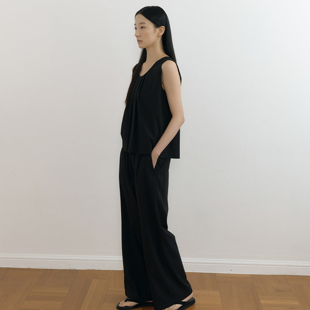 LINGSEOUL rayon tucked sleeveless top-black
