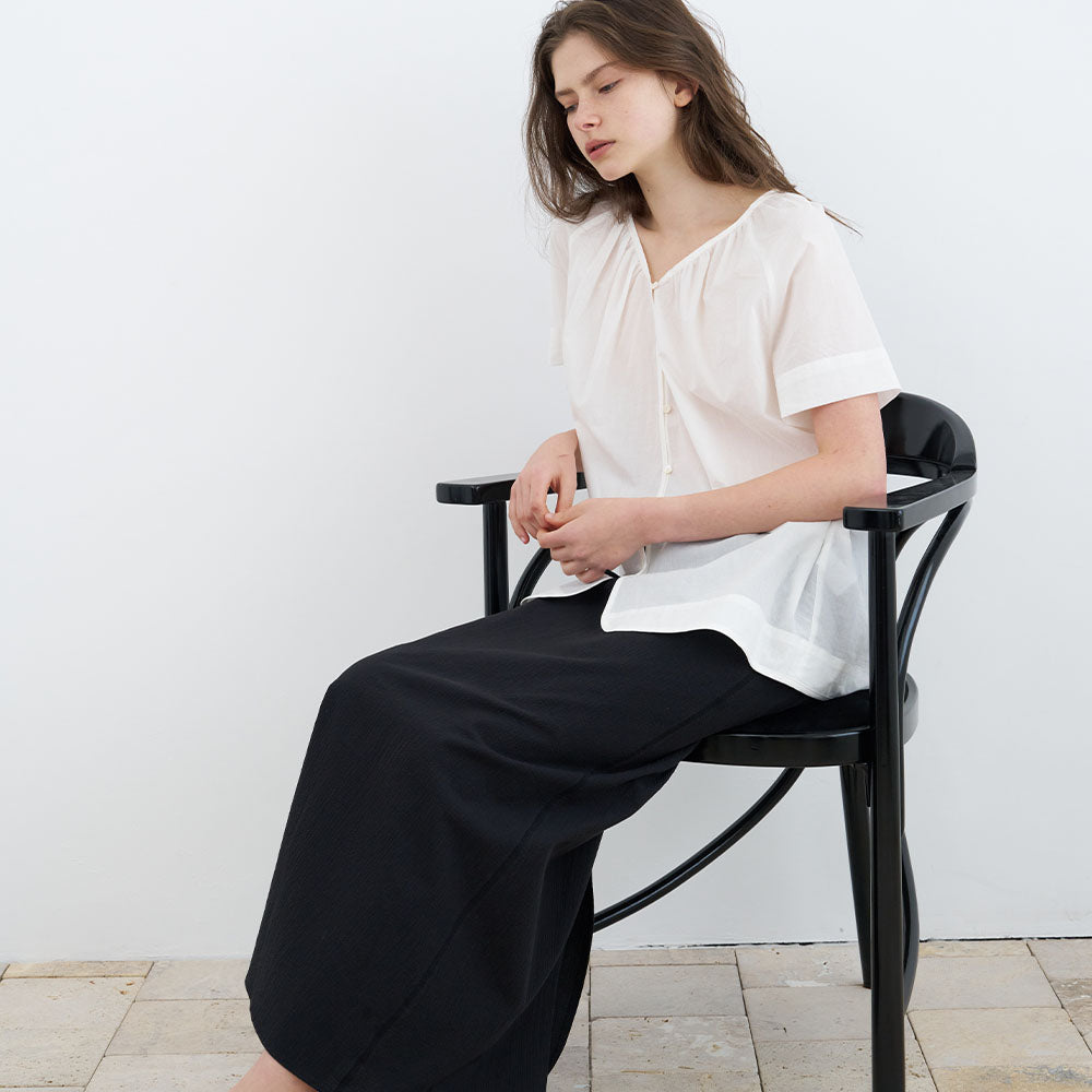 LENIL Thea V-neck Shirring Blouse (Ivory)