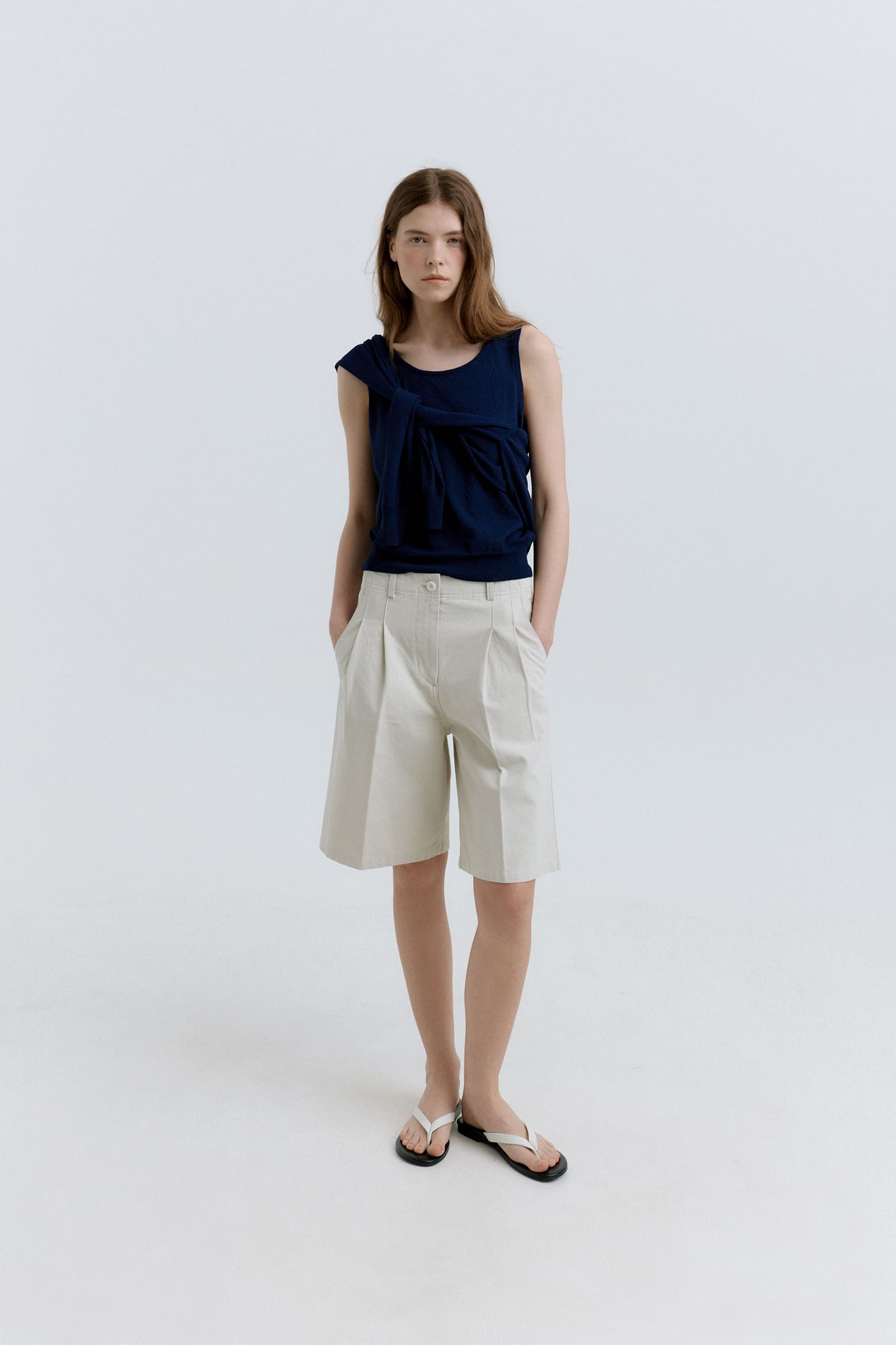 HACER Peony U-Neck Sleeveless (Cobalt Navy)