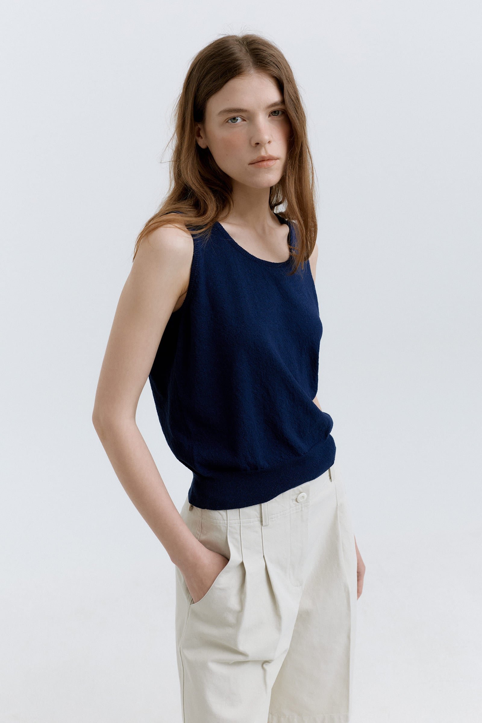 HACER Peony U-Neck Sleeveless (Cobalt Navy)