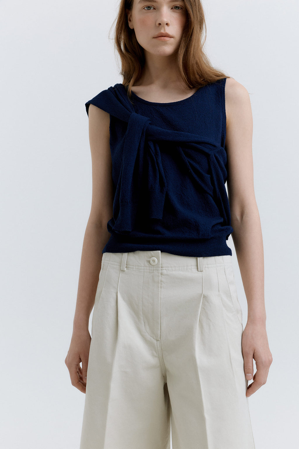 HACER Peony U-Neck Sleeveless (Cobalt Navy)