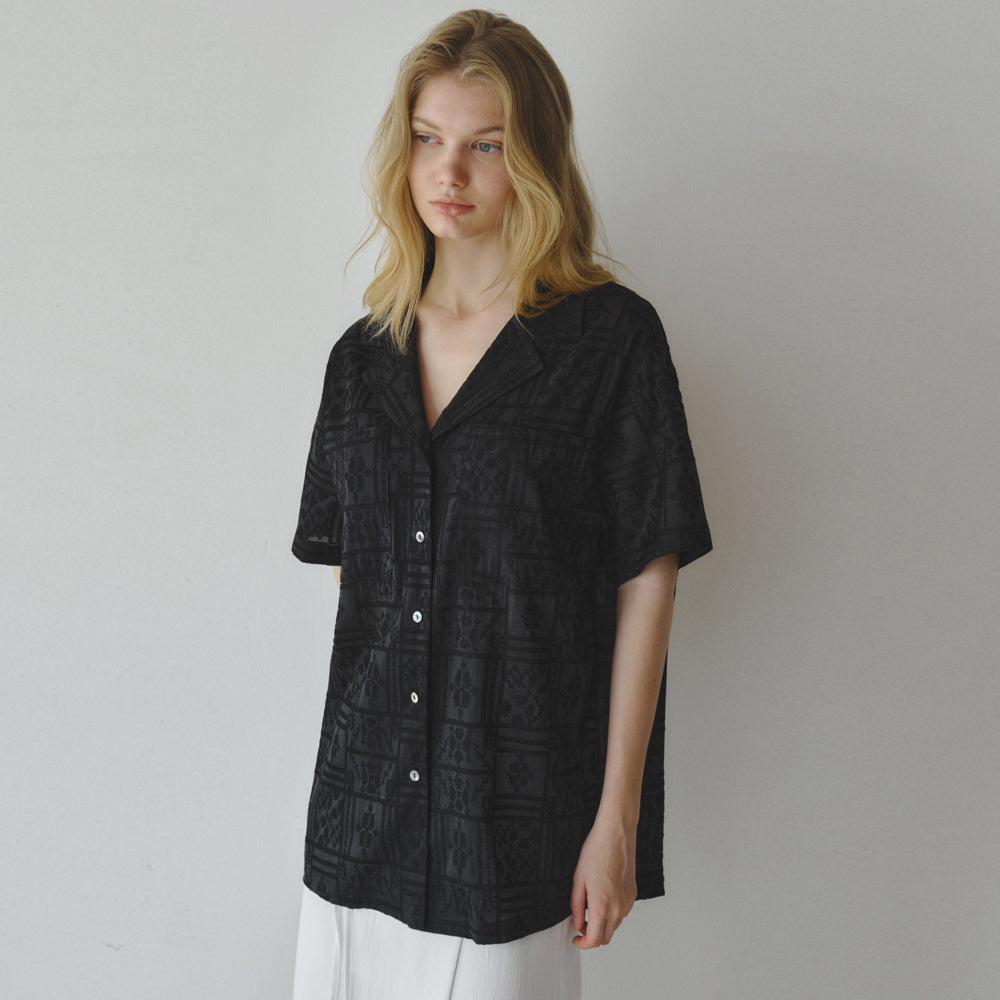 LUMETO Lace half sleeve shirt_Black
