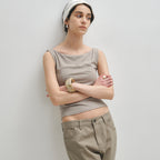 NOIRER FOR WOMEN Boat neck sleeveless t-shirt (ashed khaki)