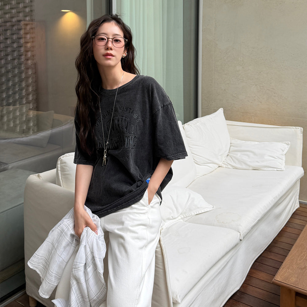 E.B.M (Edition by Michaa) [Yuju PICK] [Online exclusive] Vintage washed lettering overfit t-shirt EMQ5ETS200