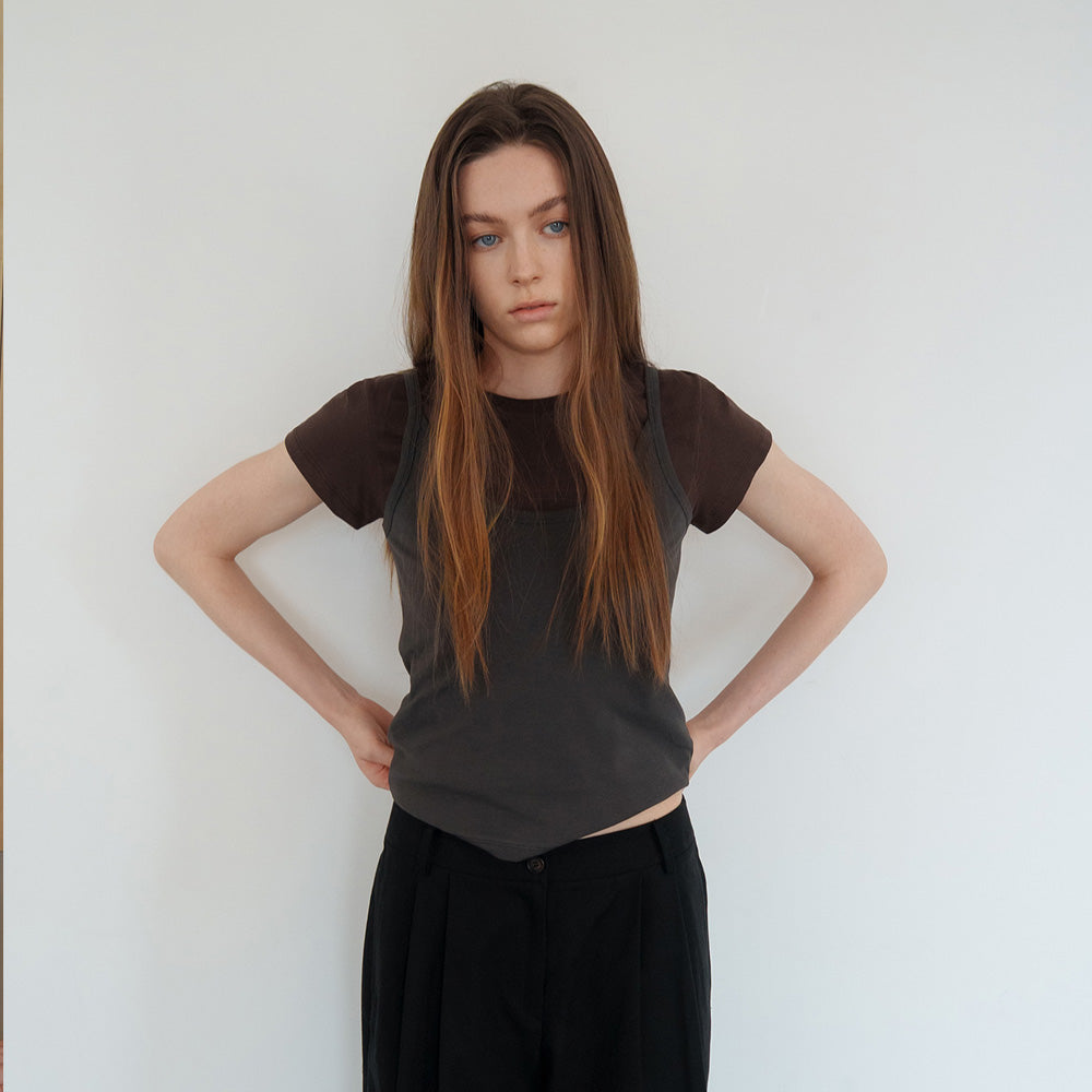 SEUREOUM Signature Slim-fit T-shirt_Chocolate