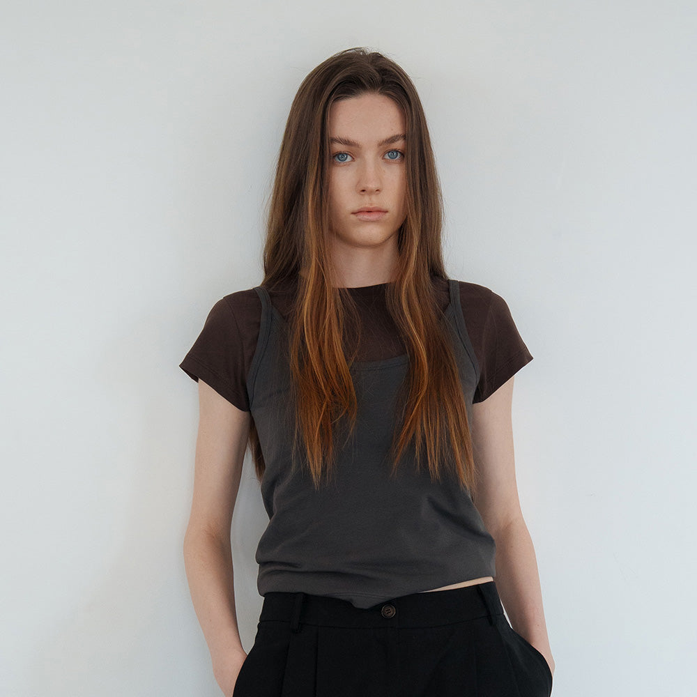 SEUREOUM Signature Slim-fit T-shirt_Chocolate