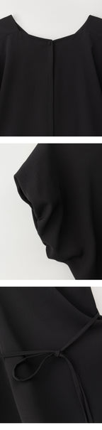 EAAH REIN V NECK BLOUSE (BLACK)