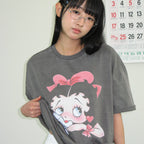 RONRON BETTY BOOP PIGMENT RIBBON OVER FIT T SHIRT CHARCOAL