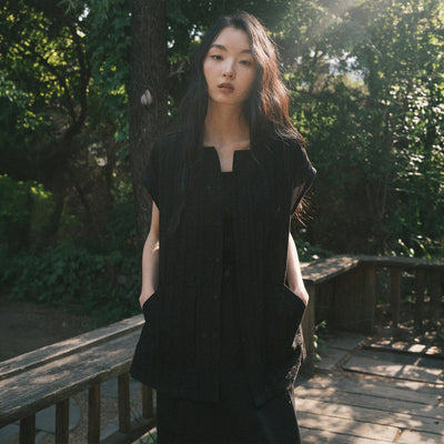 CHINA COLLAR LACE VEST [BLACK]