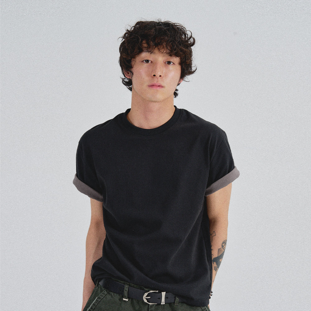 SLOWACID SA REFINED FLIP-CUFF SEMI-CROP TEE [BLACK]