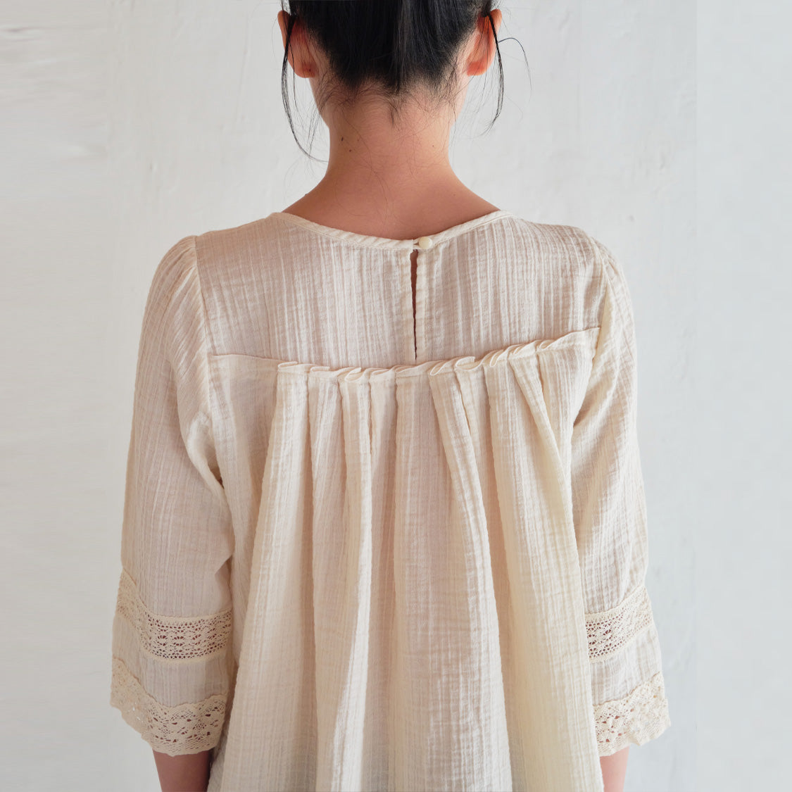 OWNMOOD [2ND] NATURAL LACE TUNIC BLOUSE - CREAM