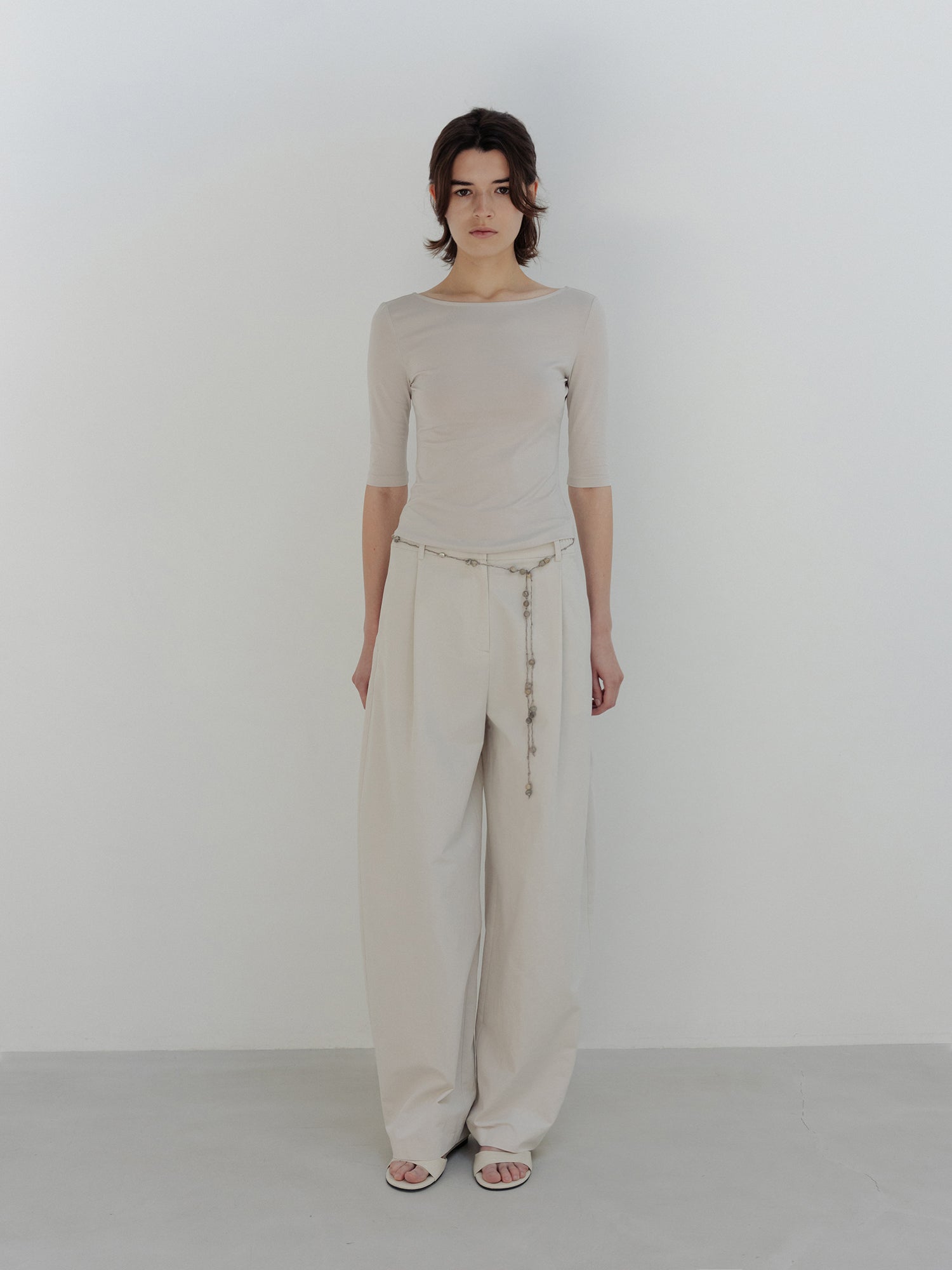 MOIA backless cotton t-shirt (mist beige)