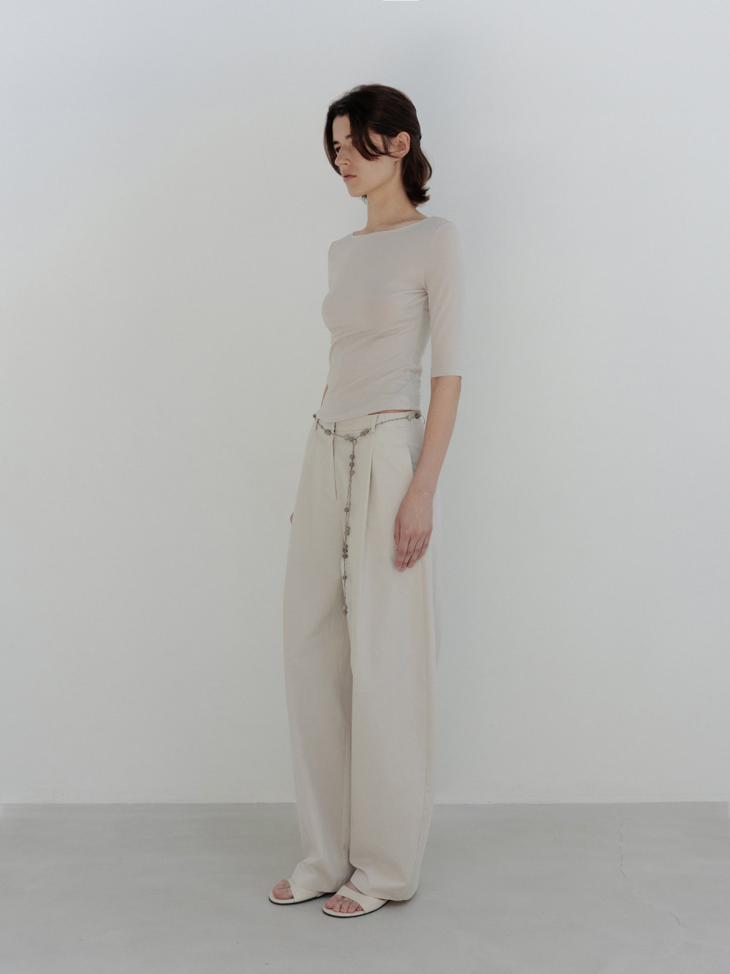 MOIA backless cotton t-shirt (mist beige)