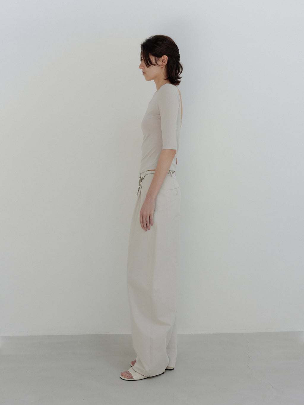 MOIA backless cotton t-shirt (mist beige)
